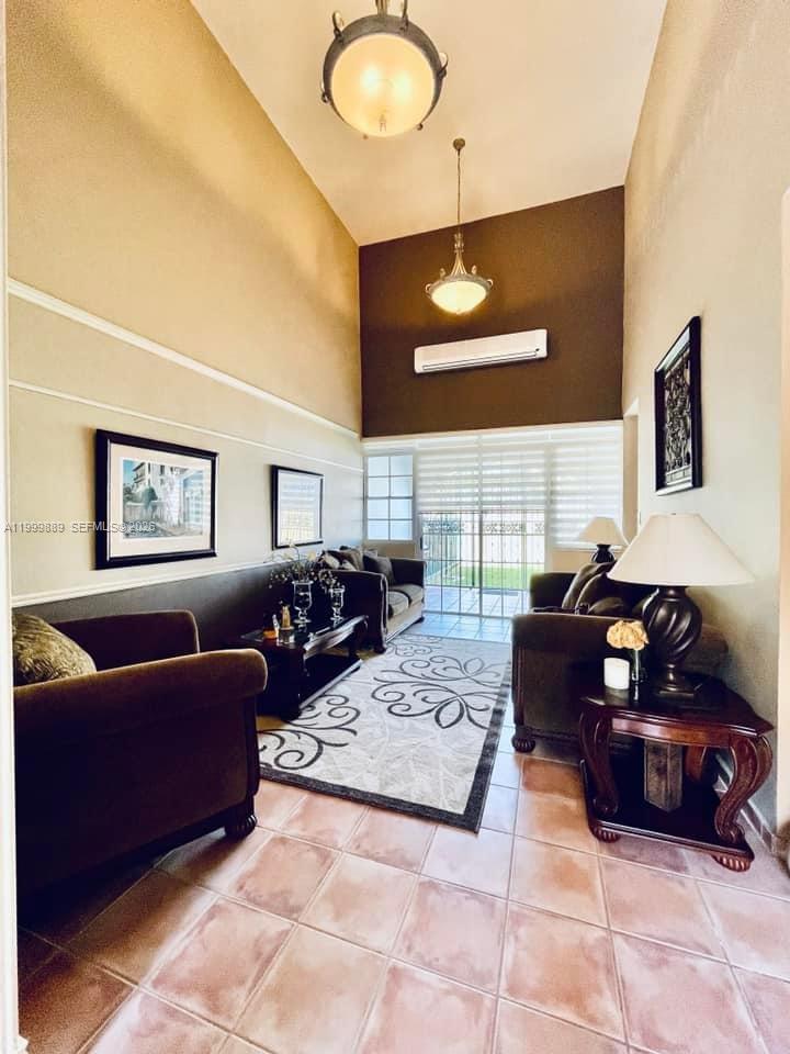 Royal Palm - Residential