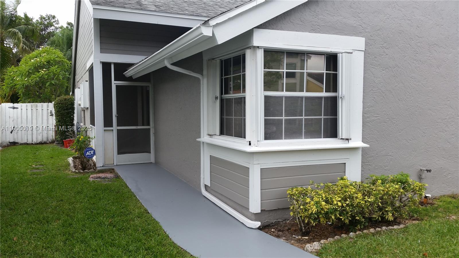 SCARBOROUGH I - Residential Lease