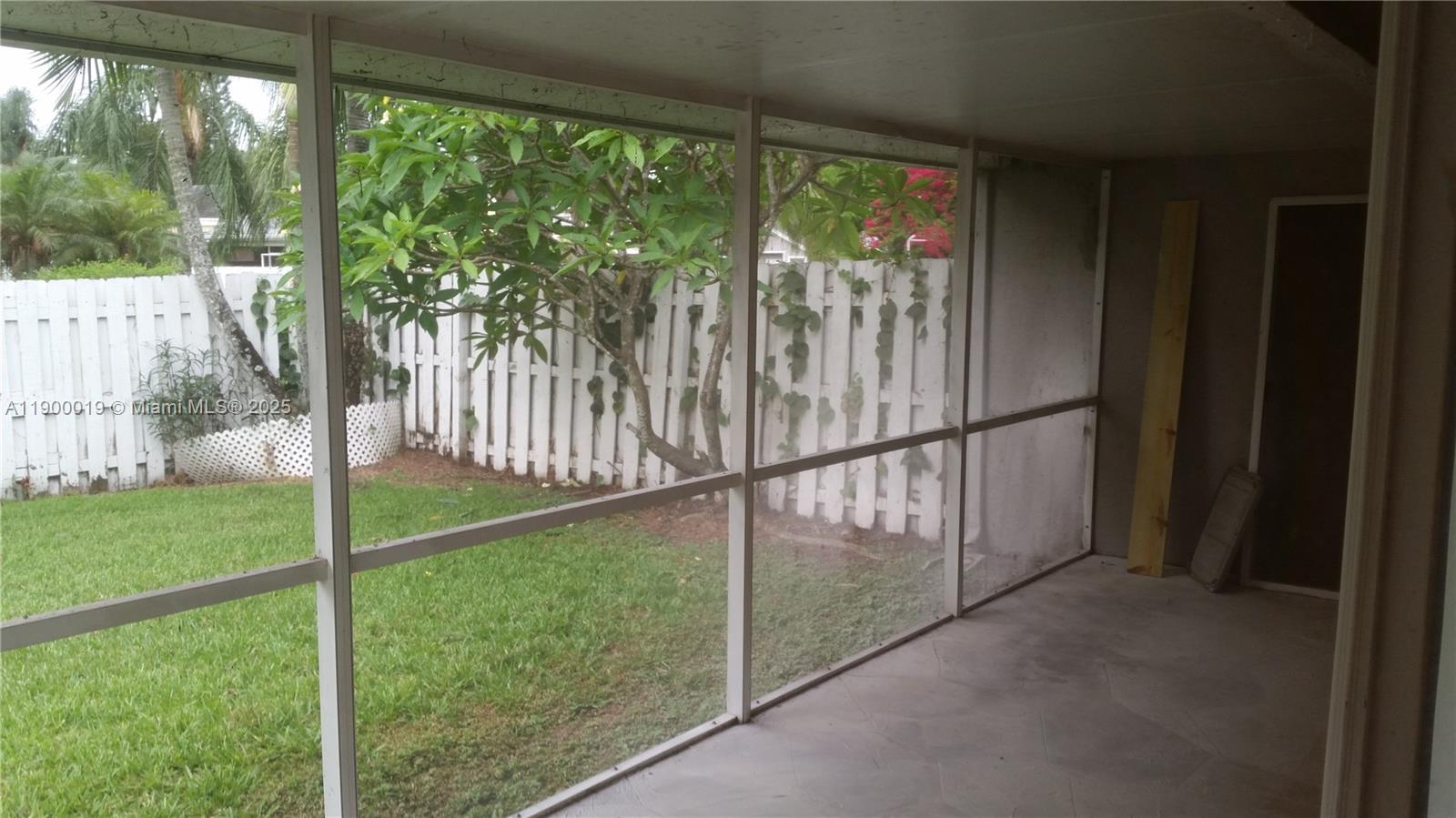 SCARBOROUGH I - Residential Lease