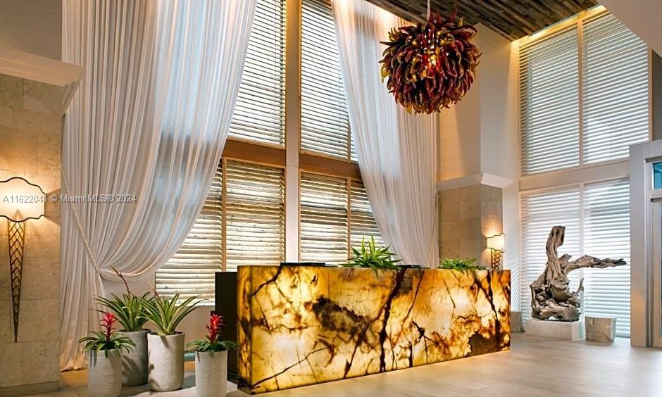 SOLE CONDO - Residential