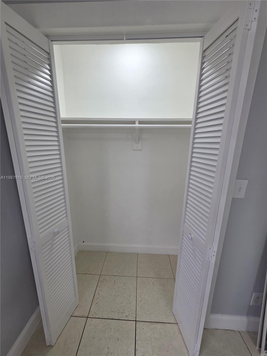 AGUA DULCE CONDO - Residential Lease