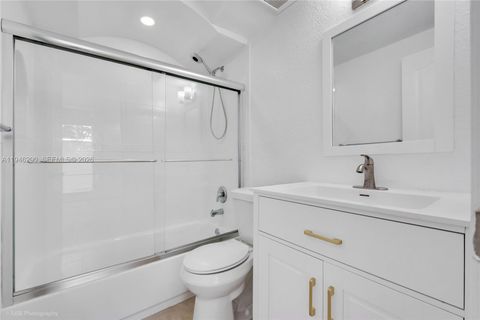 3245 Virginia St 43 Miami FL 33133