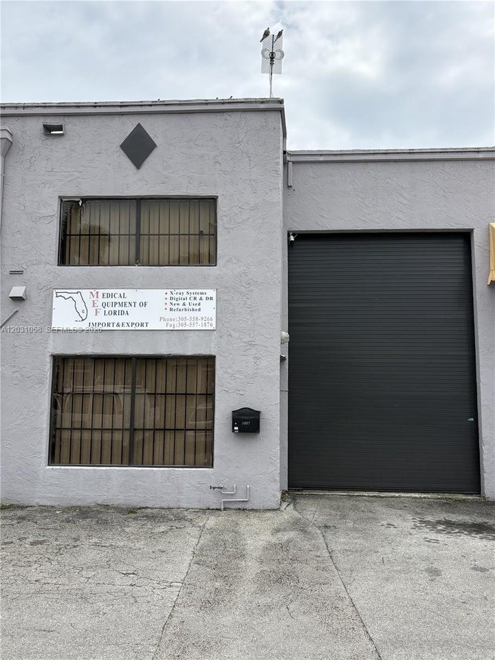 Photo 1 of 16 — 1750 W 39th Pl 1007, Hialeah, FL 33012