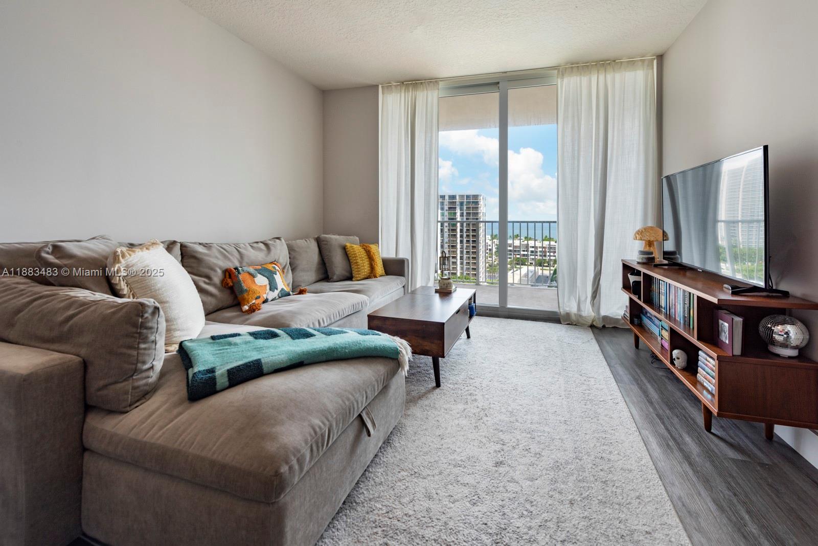 TIDES AT BRIDGESIDE SQUAR - Residential