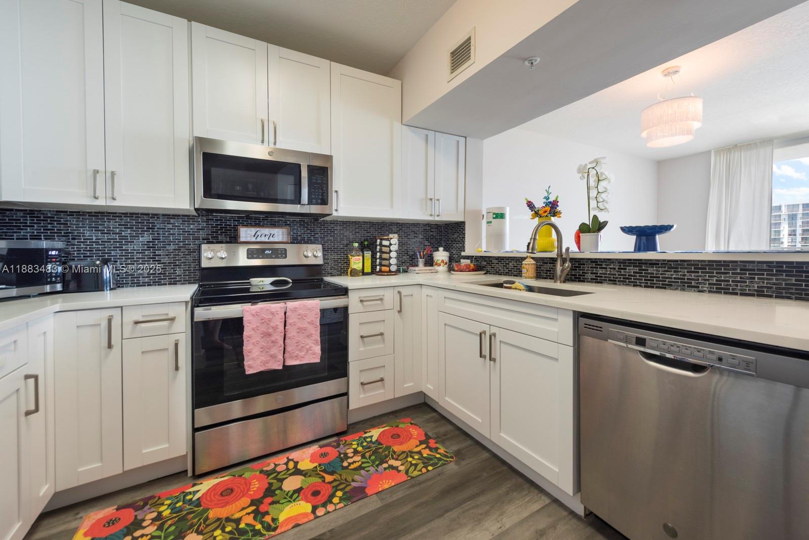 TIDES AT BRIDGESIDE SQUAR - Residential