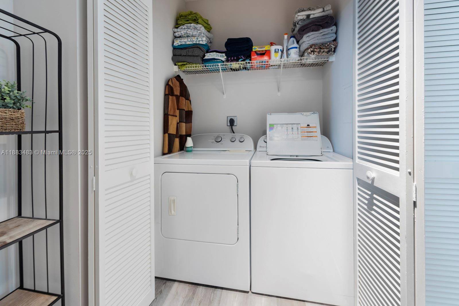 TIDES AT BRIDGESIDE SQUAR - Residential