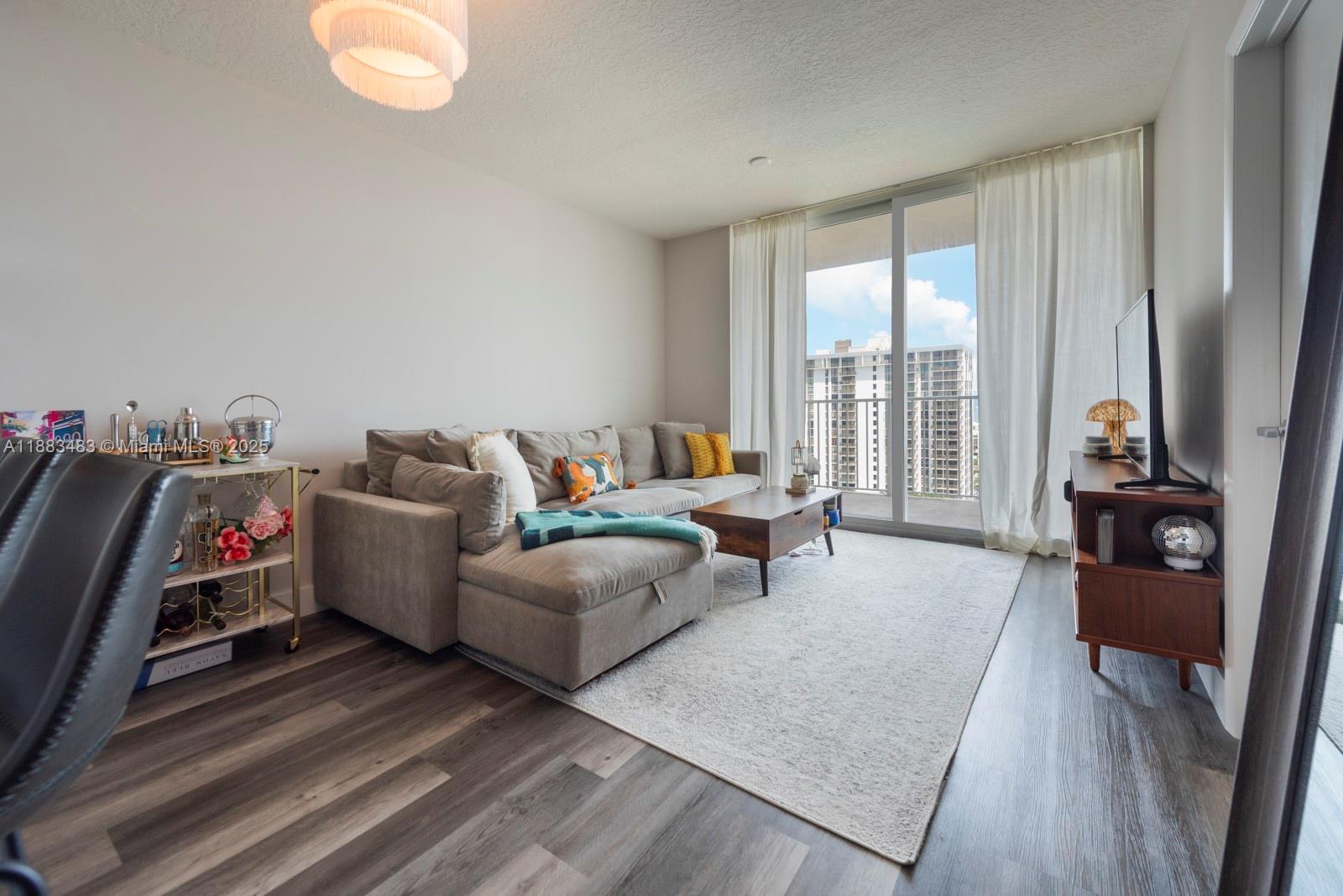 TIDES AT BRIDGESIDE SQUAR - Residential