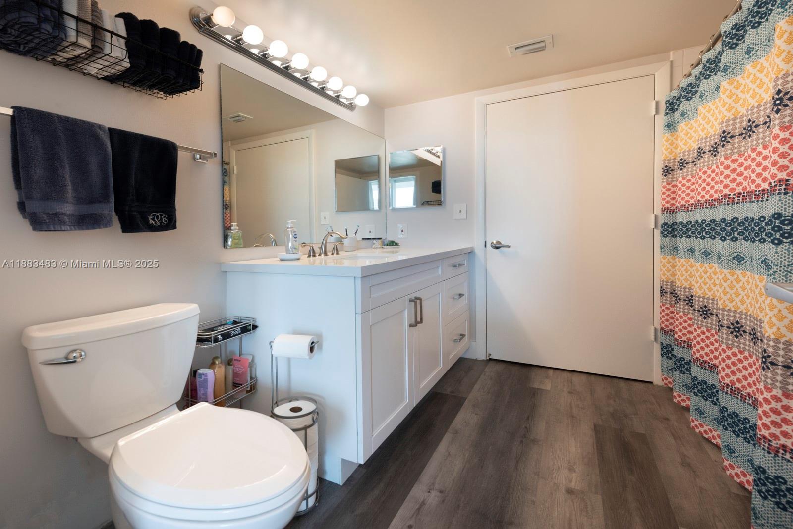 TIDES AT BRIDGESIDE SQUAR - Residential