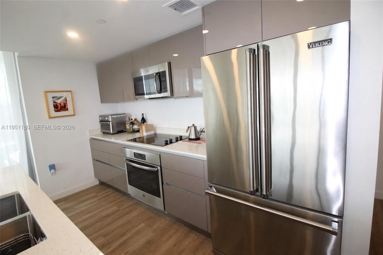 THE HIGHLANDS CONDO - Residential