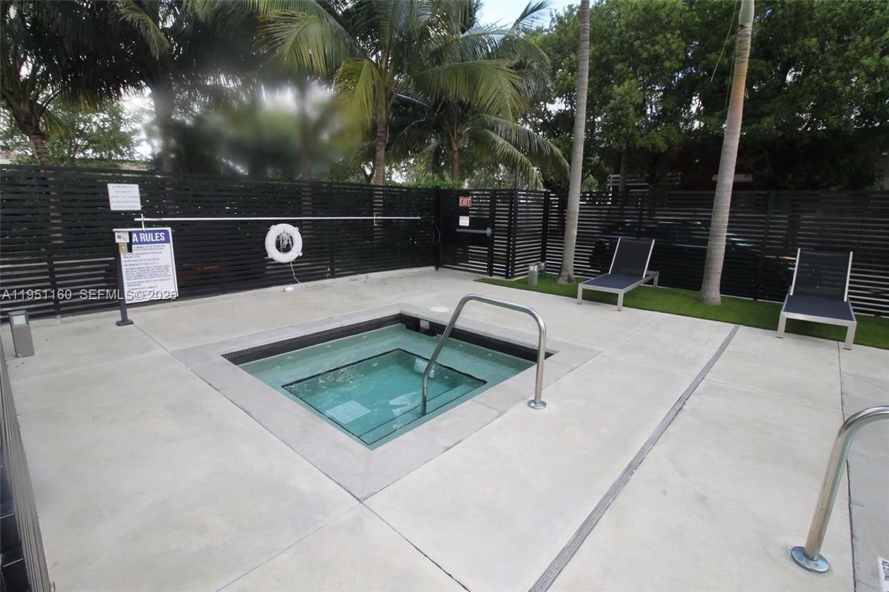 THE HIGHLANDS CONDO - Residential