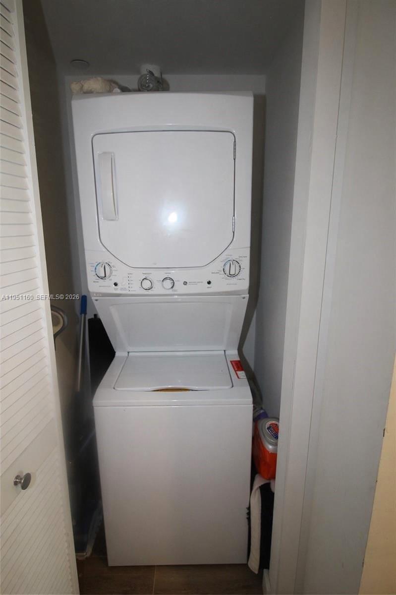 THE HIGHLANDS CONDO - Residential