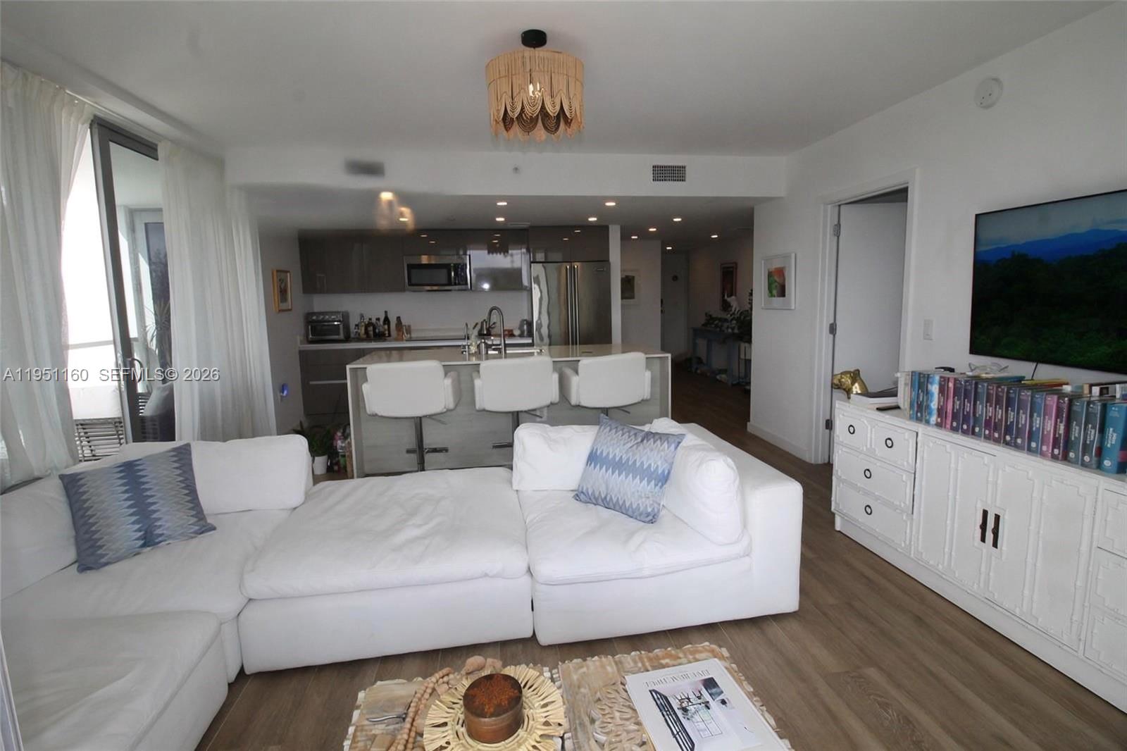 THE HIGHLANDS CONDO - Residential