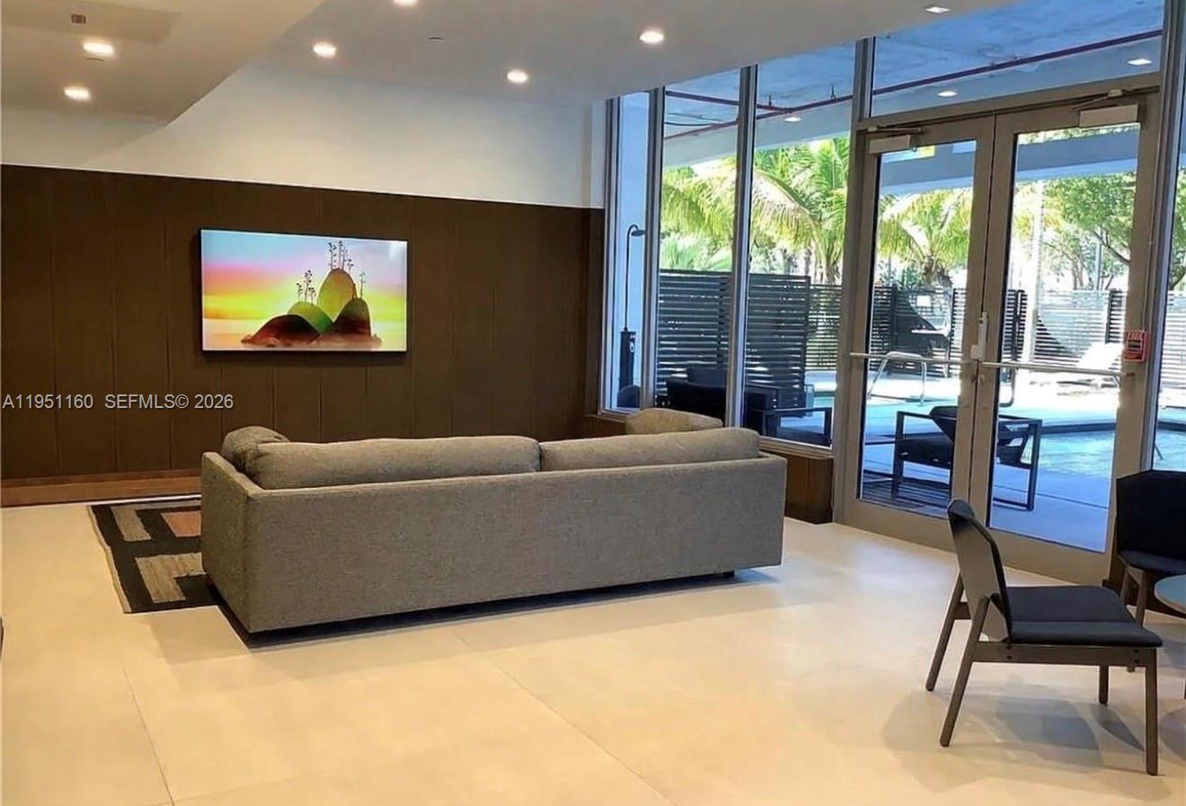 THE HIGHLANDS CONDO - Residential