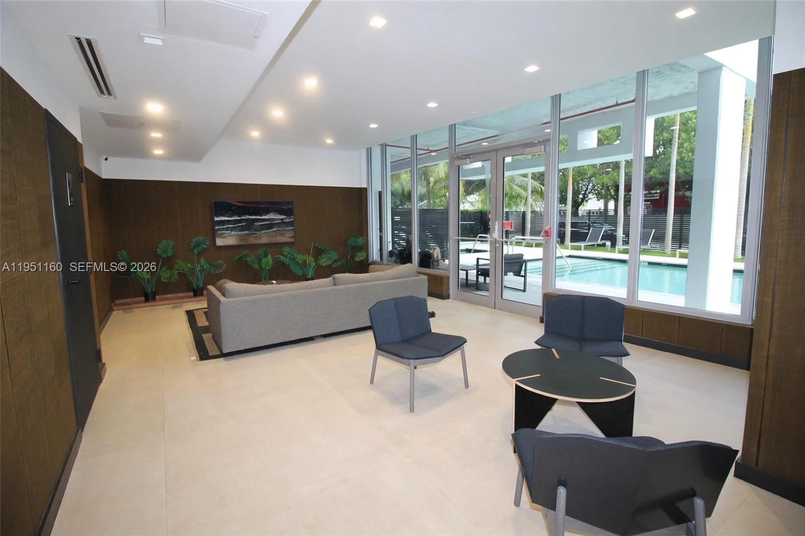 THE HIGHLANDS CONDO - Residential