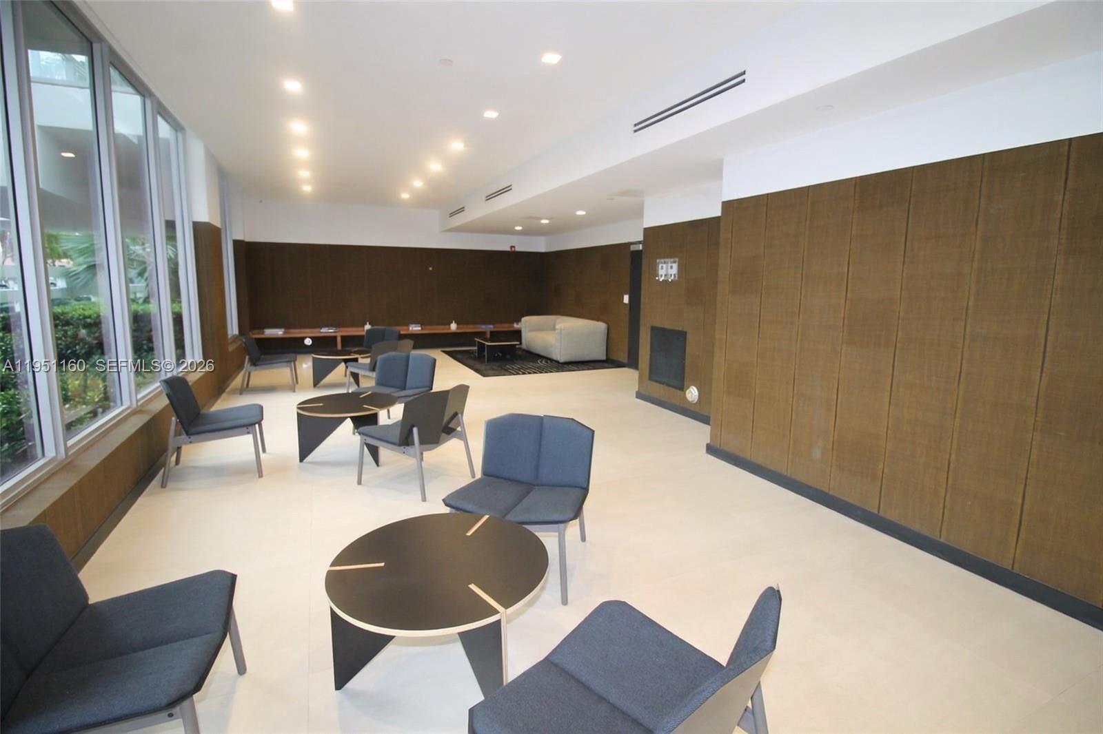 THE HIGHLANDS CONDO - Residential