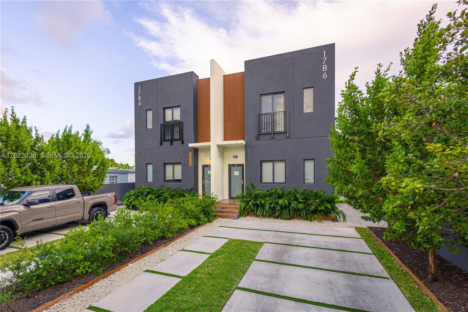 1784 & 1786 NW 31st St