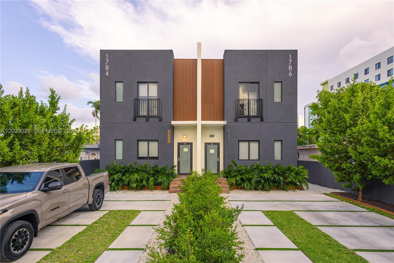 1784 & 1786 NW 31st St