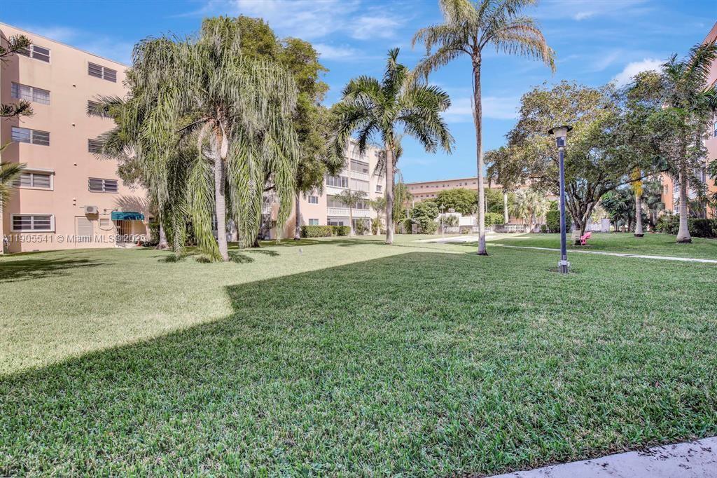 MEADOWBROOK TOWERS CONDO - Residential