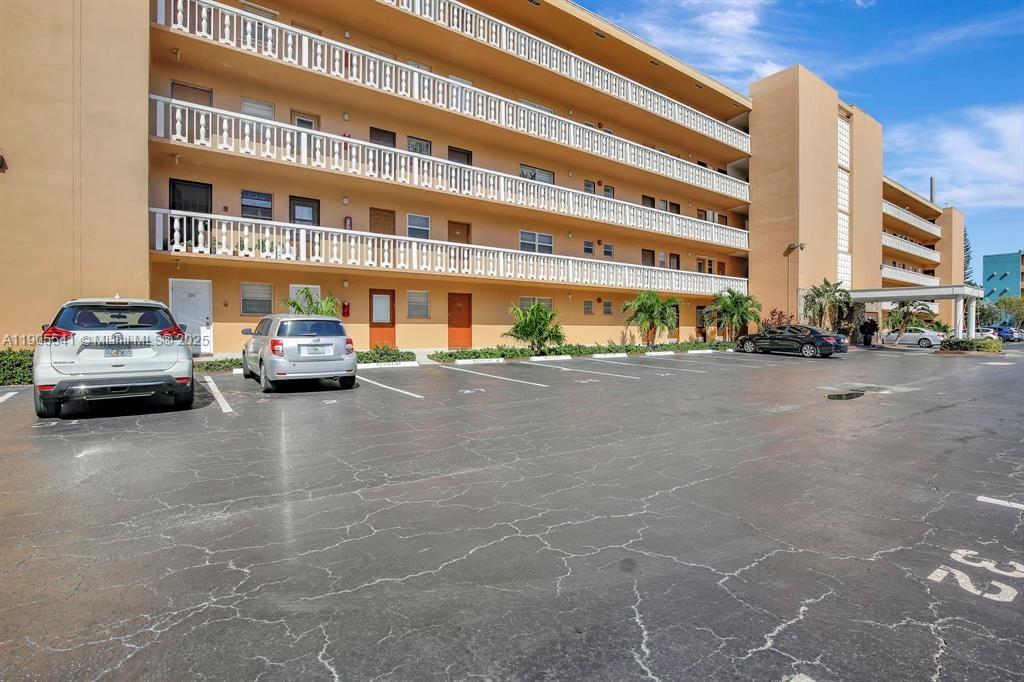 MEADOWBROOK TOWERS CONDO - Residential