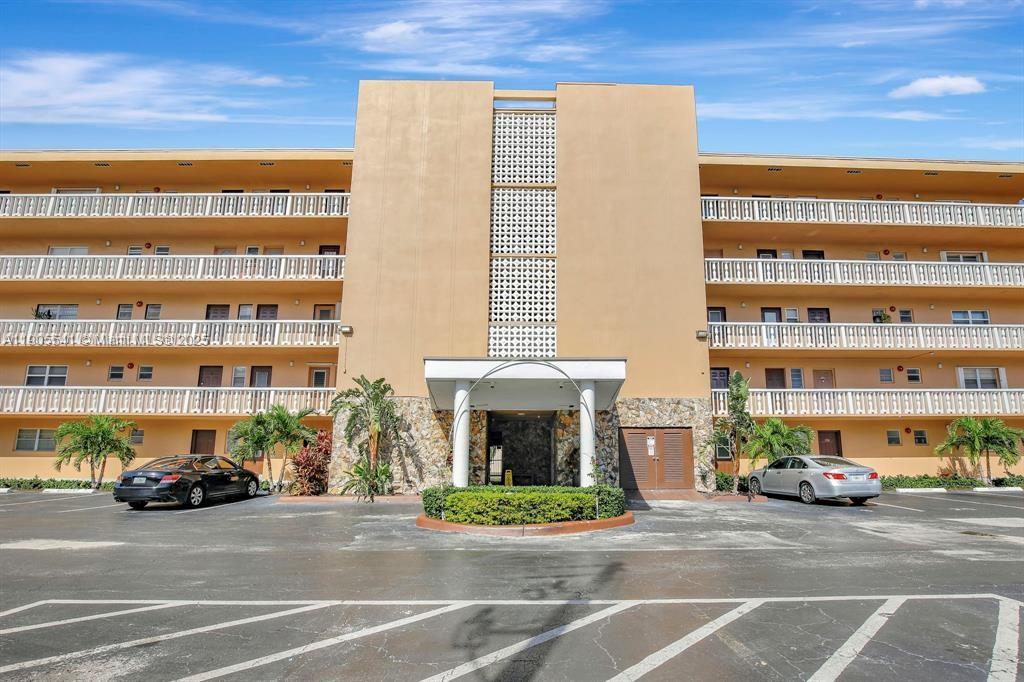 MEADOWBROOK TOWERS CONDO - Residential