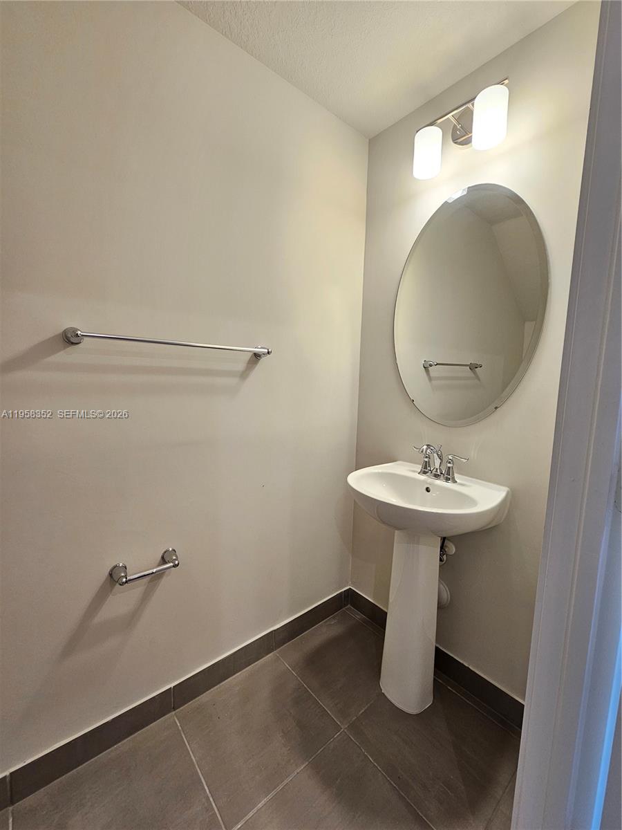 MC RESIDENTIAL - Residential