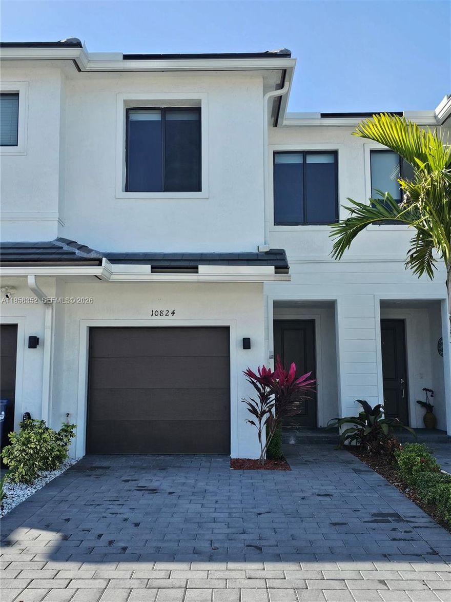 Beautiful Townhome located in a new community, which has common recreation areas, near Black point Marina, Southland Mall, shopping centers, near to Florida Turnpike. 2 stories. The first floor has an open concept where the kitchen, living room, and dining room are open to the fully fenced backyard, The second floor has 3 bedrooms, 2 baths, and a washer/dryer area. It has 3 parking spaces (2 in front of the property and 1 in the garage) and a guest parking lot