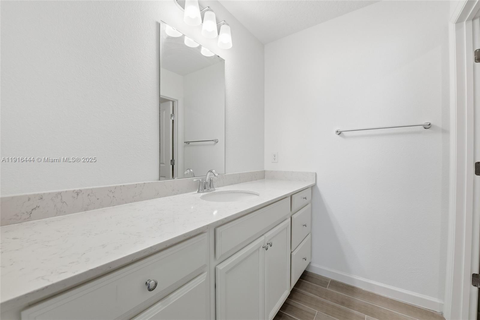 HIGHLAND CHASE - Residential