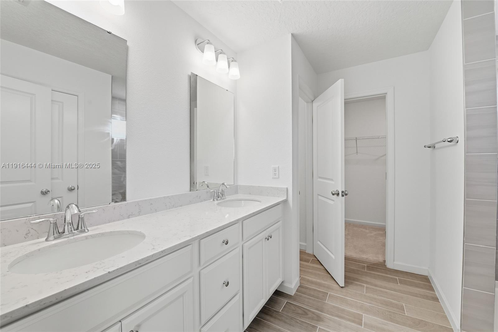 HIGHLAND CHASE - Residential