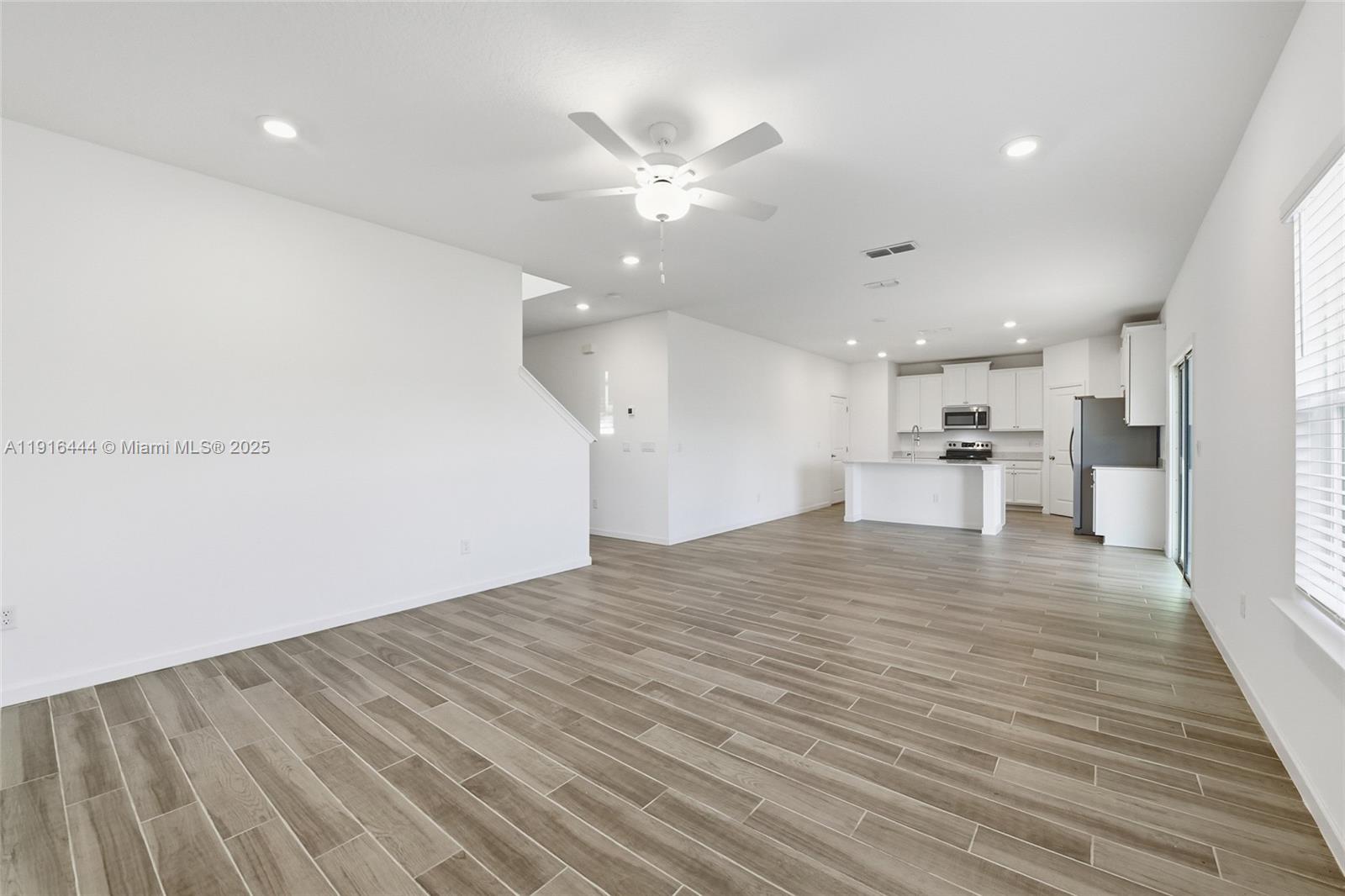 HIGHLAND CHASE - Residential