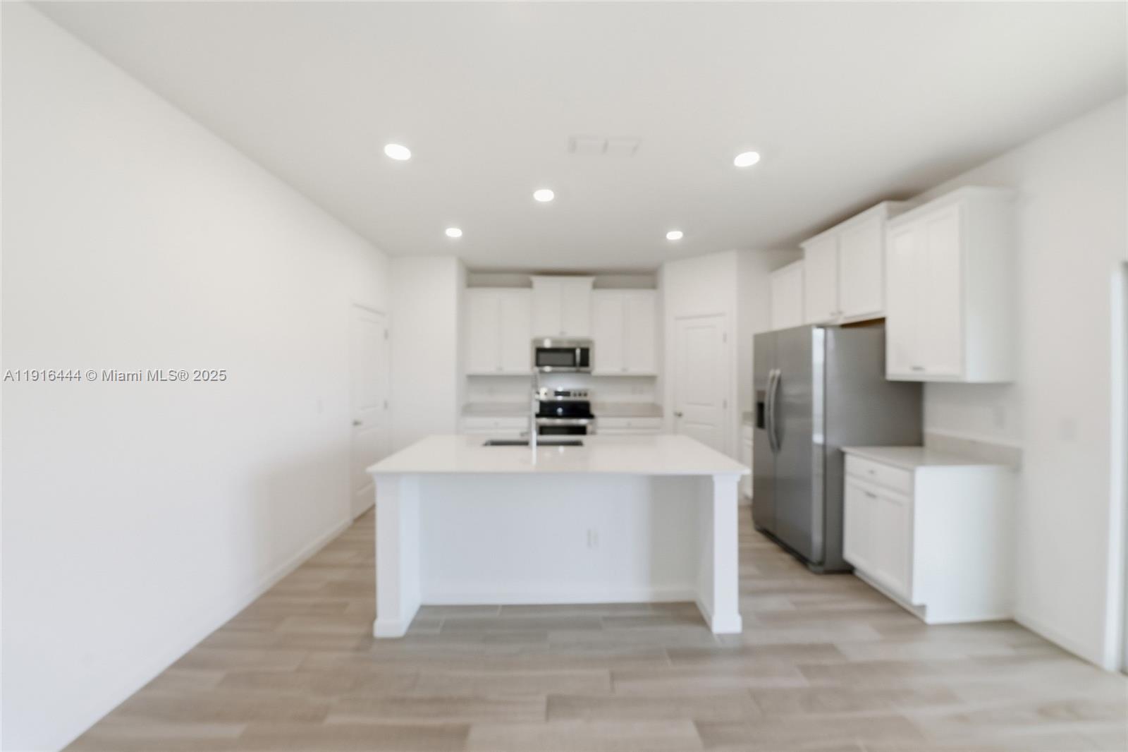 HIGHLAND CHASE - Residential