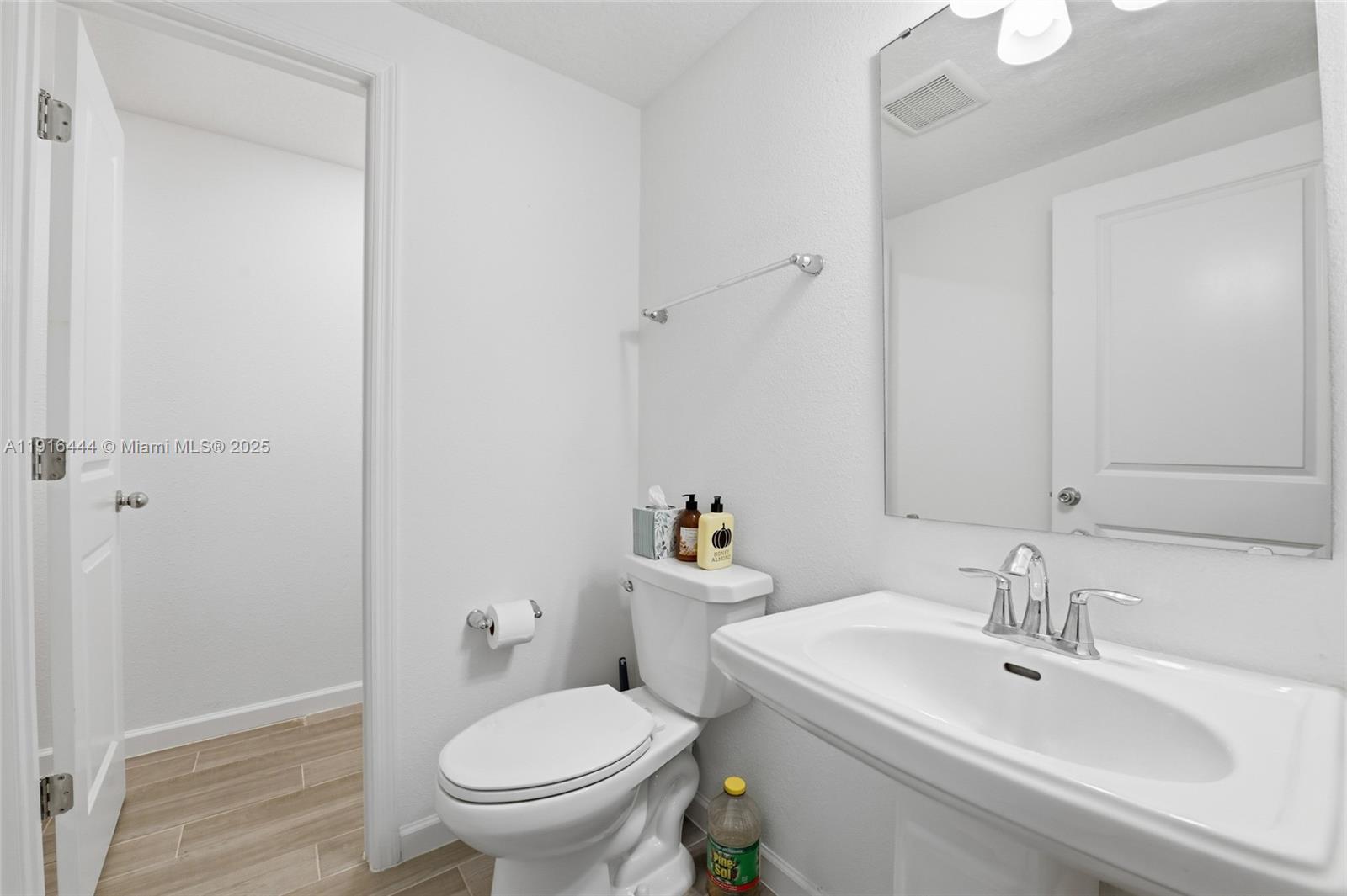 HIGHLAND CHASE - Residential