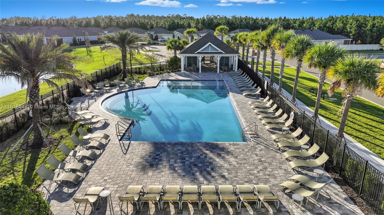 HIGHLAND CHASE - Residential