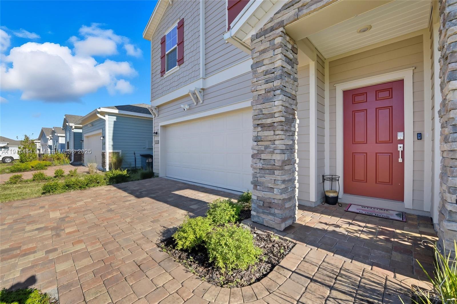 HIGHLAND CHASE - Residential