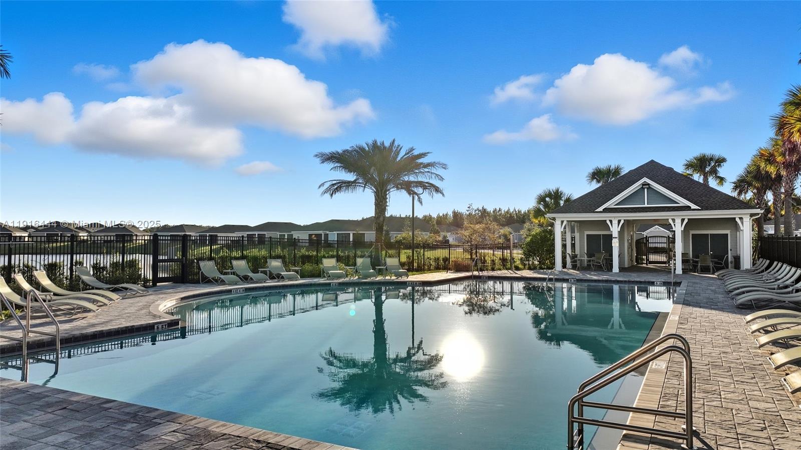 HIGHLAND CHASE - Residential