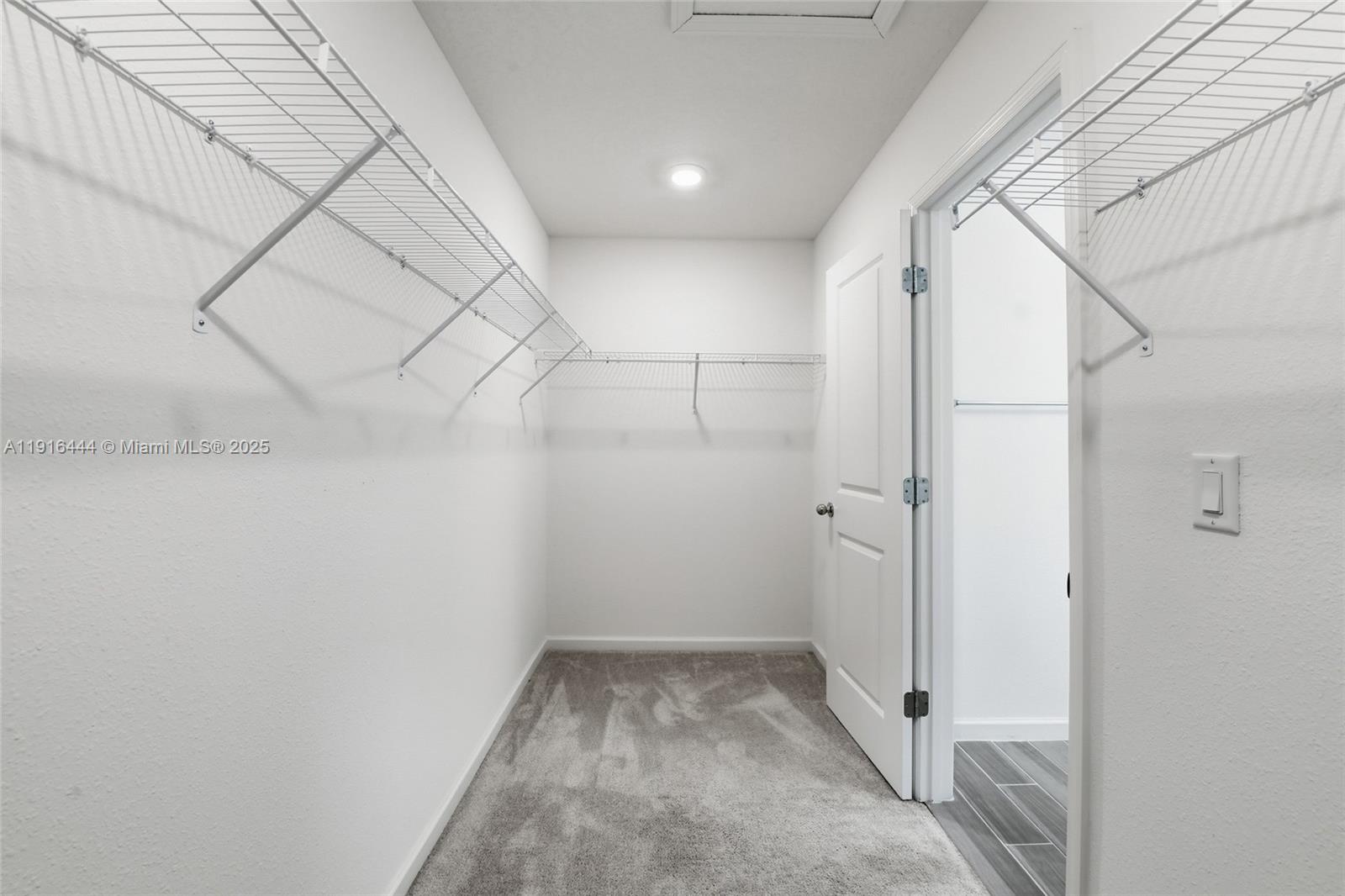 HIGHLAND CHASE - Residential