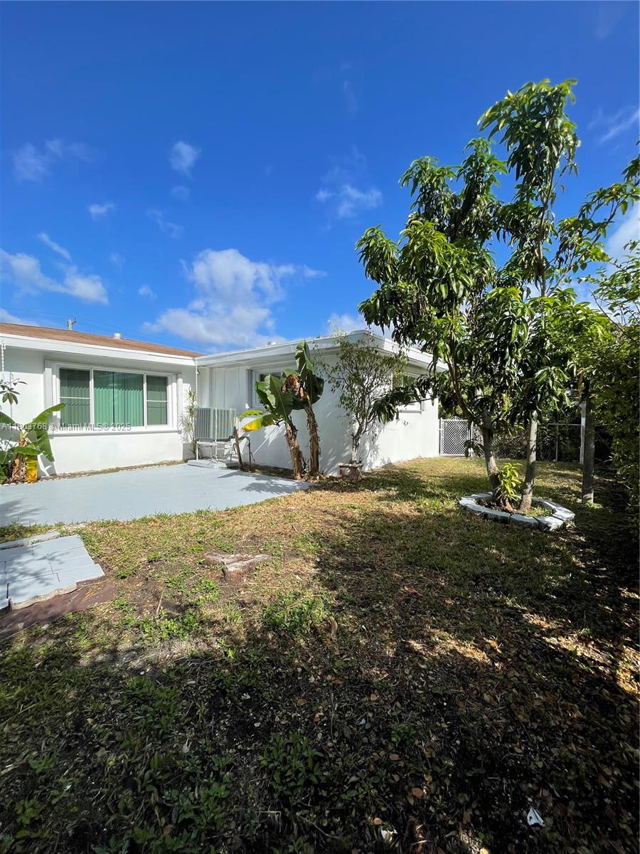 8851 Byron Ave, Surfside, Miami-Dade County, Florida - 3 Bedrooms  
2 Bathrooms - 