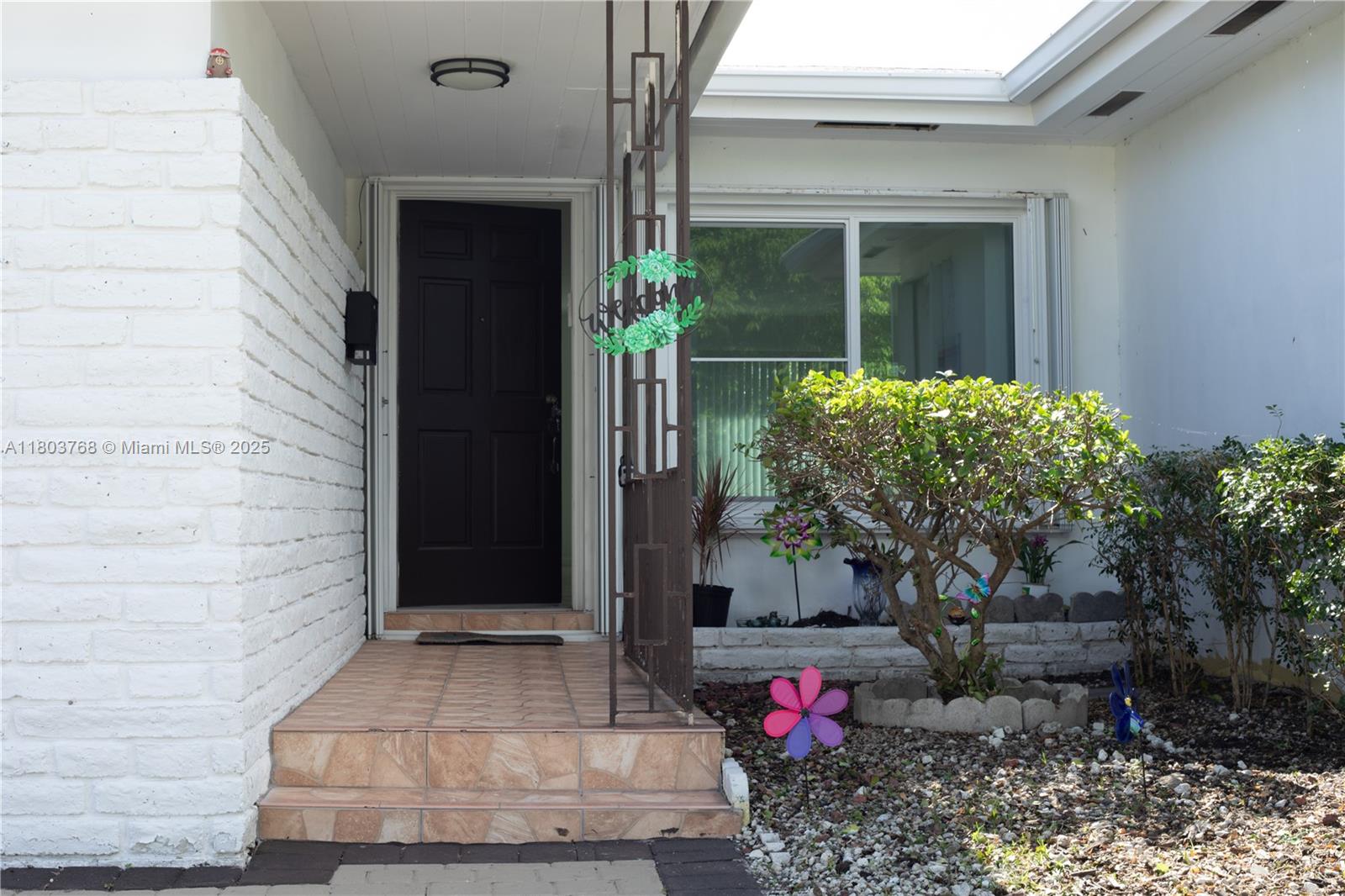 8851 Byron ave