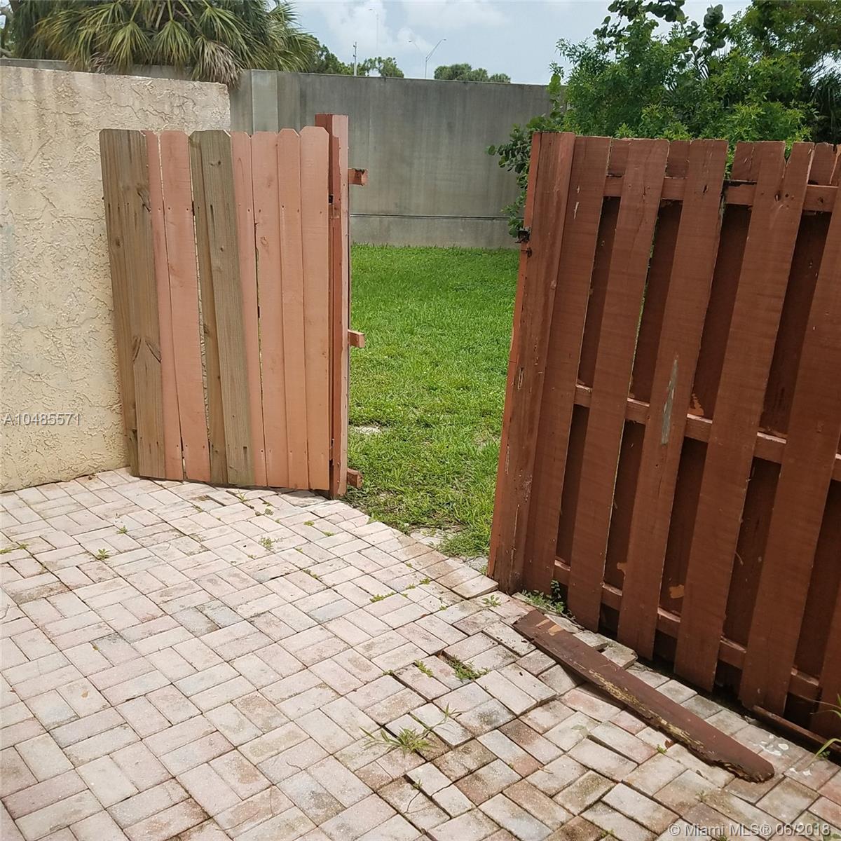 TRIANGLE PROPERTY - Residential