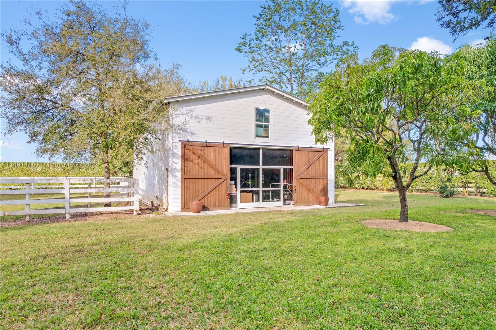 10 AC EQUESTRIAN 2 PARCELS - Land