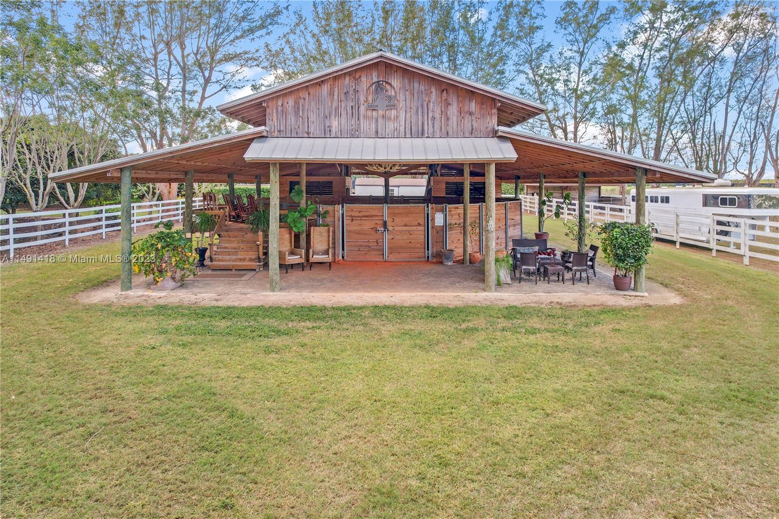 10 AC EQUESTRIAN 2 PARCELS - Land