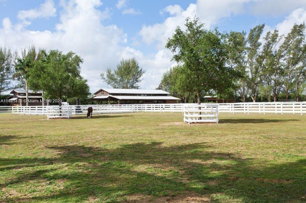 10 AC EQUESTRIAN 2 PARCELS - Land