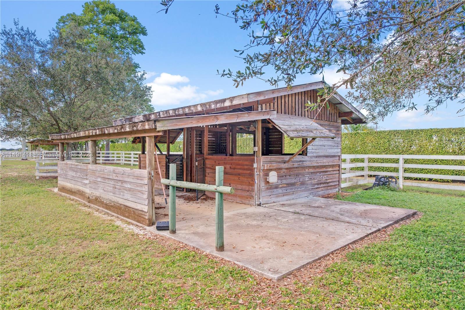 10 AC EQUESTRIAN 2 PARCELS - Land