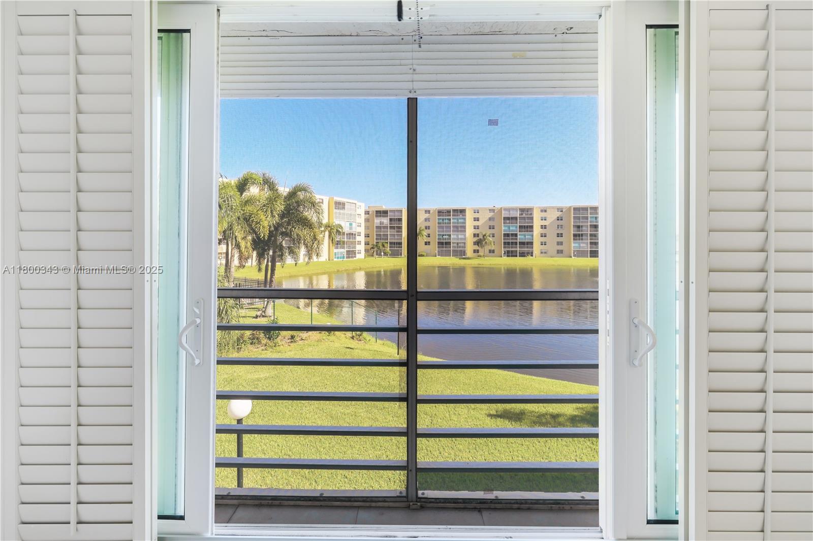 MEADOWBROOK LAKES VIEW BL - Residential