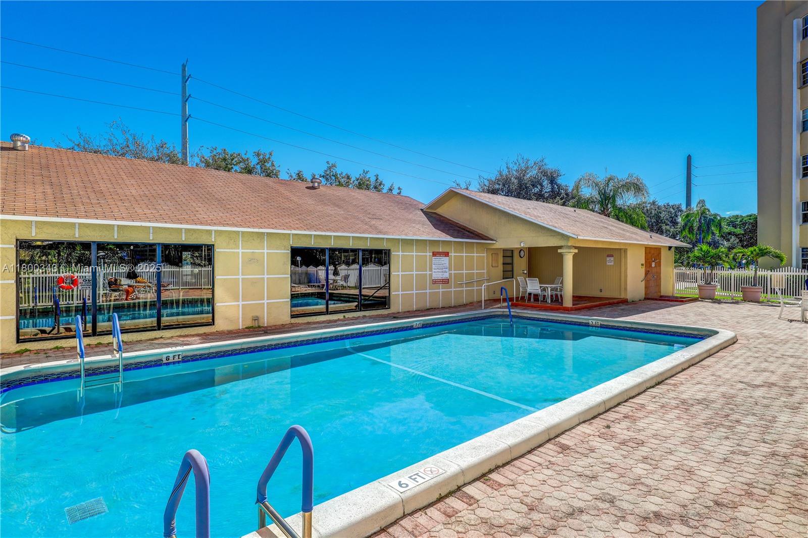 MEADOWBROOK LAKES VIEW BL - Residential