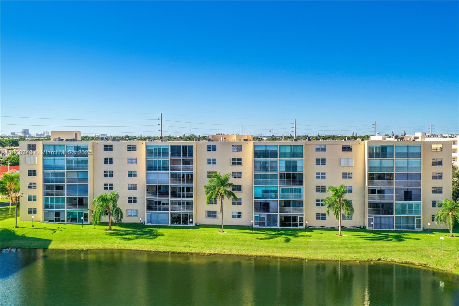 MEADOWBROOK LAKES VIEW BL - Residential
