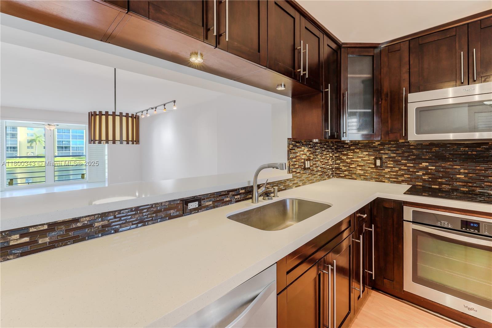 MEADOWBROOK LAKES VIEW BL - Residential
