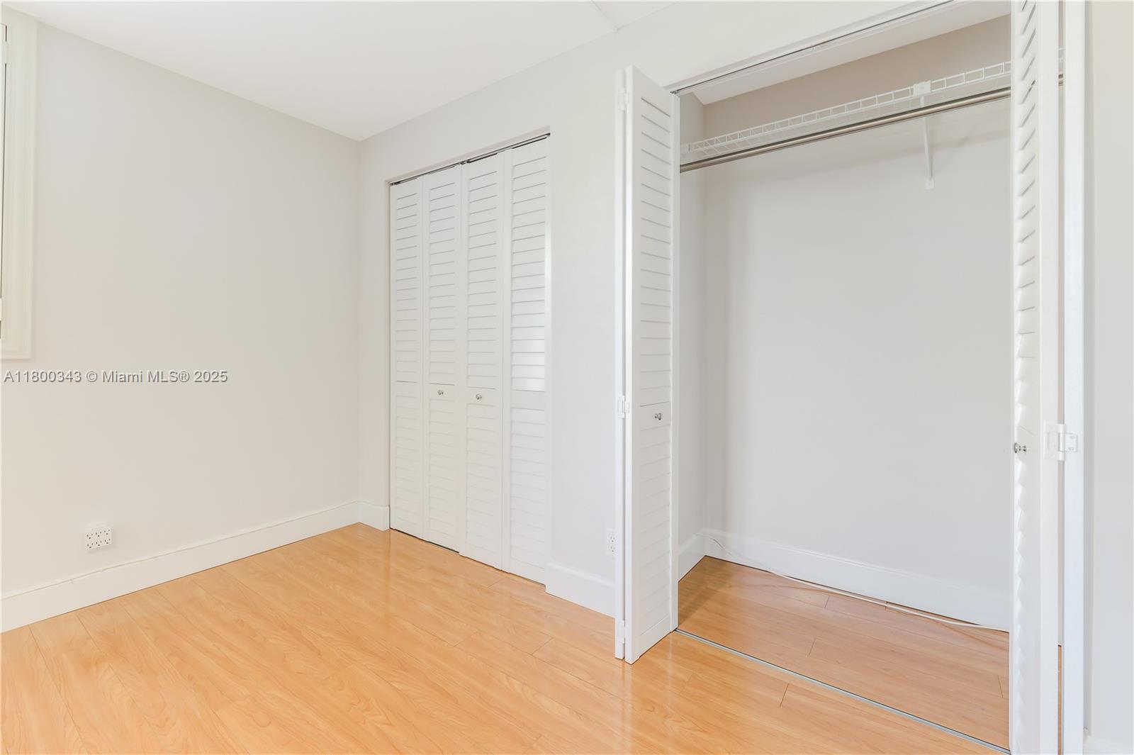 MEADOWBROOK LAKES VIEW BL - Residential