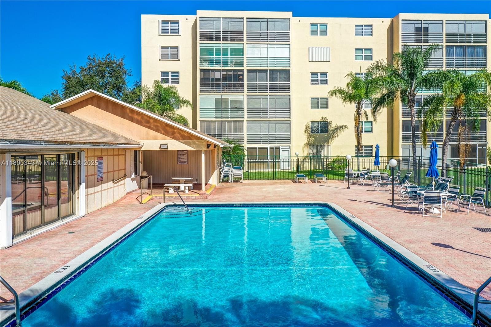 MEADOWBROOK LAKES VIEW BL - Residential