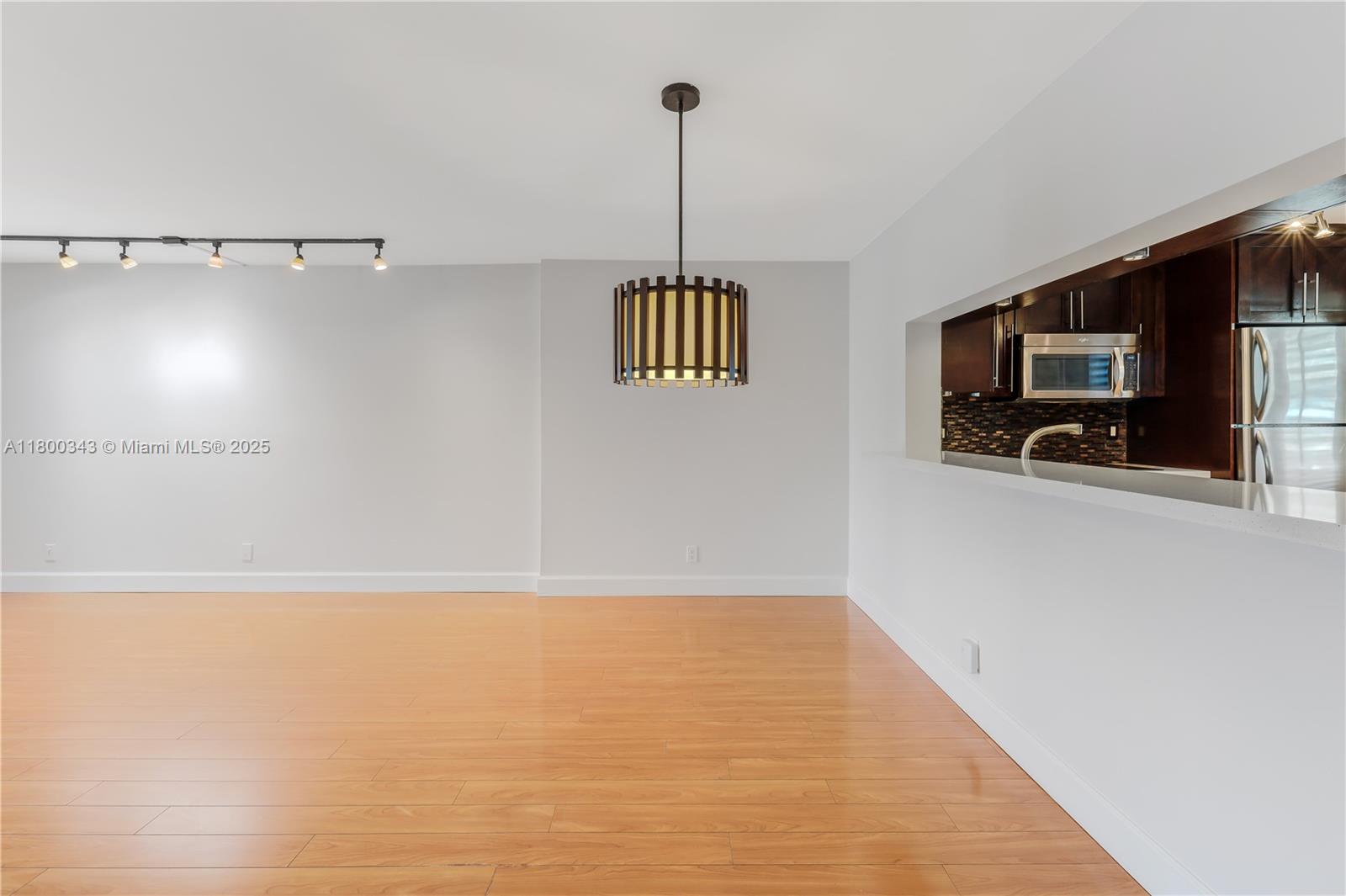 MEADOWBROOK LAKES VIEW BL - Residential