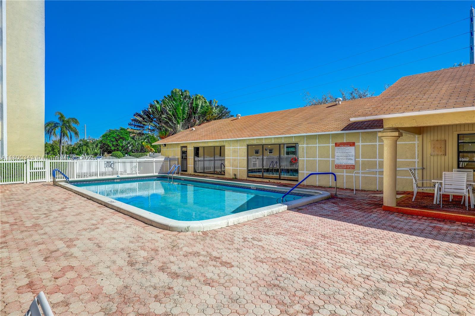 MEADOWBROOK LAKES VIEW BL - Residential